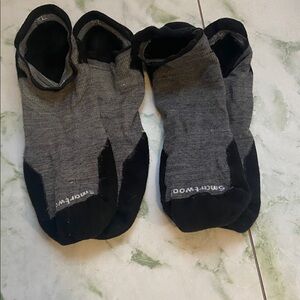 Smartwool Men’s Low-Cut Athletic Socks in Gray and Black (Set of 2)
